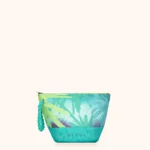 POCHETTE MARE ME FUI IN CANVA DELLA COLLEZIONE ESTATE 2026. FANTASIA NEI COLORI DELL'AZZURRO E DEL VERDE