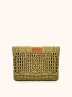 MAXI POCHETTE ME FUI IN RAFIA NELLA COLLEZIONE ESTATE 2026 24X20 CON CHIUSURA CON BOTTONE AUTOMATICO A TINTA UNITA VERDE