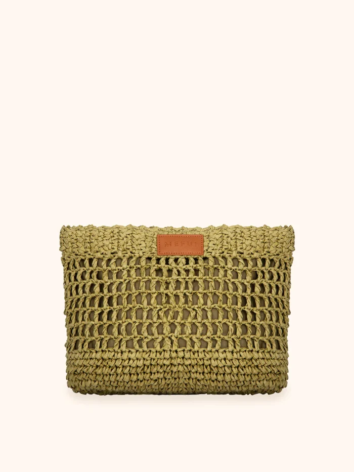 MAXI POCHETTE ME FUI IN RAFIA NELLA COLLEZIONE ESTATE 2026 24X20 CON CHIUSURA CON BOTTONE AUTOMATICO A TINTA UNITA VERDE