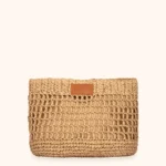 MAXI POCHETTE ME FUI IN RAFIA NELLA COLLEZIONE ESTATE 2026 24X20 CON CHIUSURA CON BOTTONE AUTOMATICO A TINTA UNITA BEIGE NATURALE