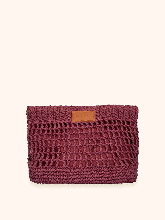 MAXI POCHETTE ME FUI IN RAFIA NELLA COLLEZIONE ESTATE 2026 24X20 CON CHIUSURA CON BOTTONE AUTOMATICO A TINTA UNITA BORDEAUX