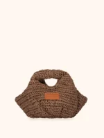 MINI BAG ME FUI IN RAFIA MARRONE A FORMA DI TORTELLINO DELLA COLLEZIONE ESTATE 2026