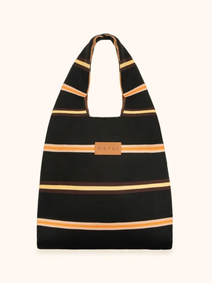 BORSA MARE ME FUI IN TELA NERA CON RIGHINE GIALLE E MARRONI DELLA STAGIONE ESTATE 2026