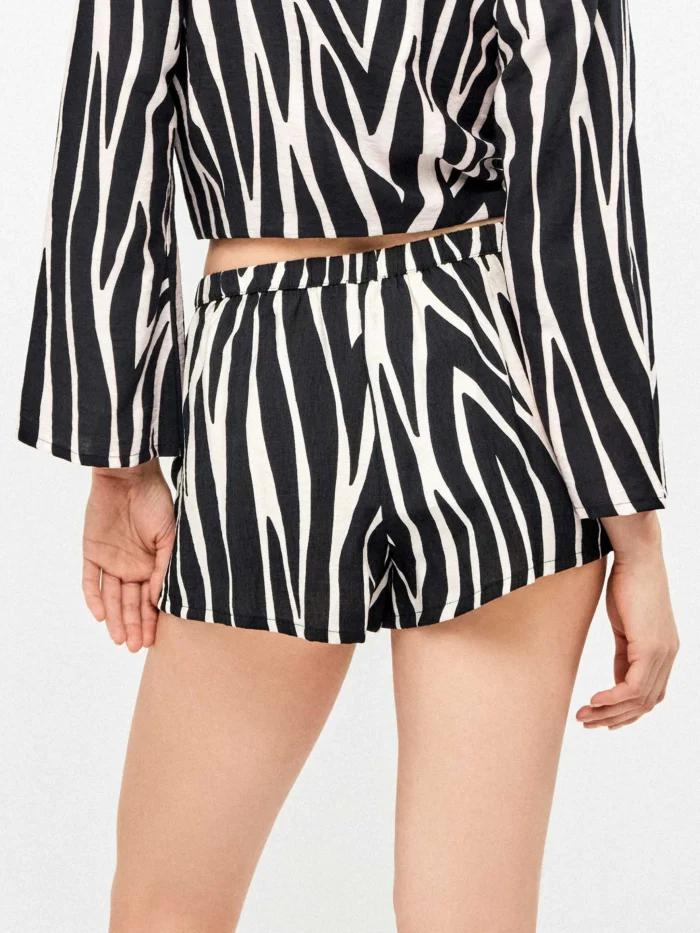 SHORT DONNA GISELA IN VISCOSA FANTASIA ZEBRATA - immagine 3