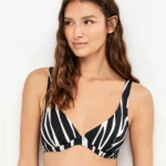 COSTUME DONNA GISELA A DUE PEZZI DELLA STAGIONE ESTATE 2026. TRIANGOLO NON IMBOTTITO CON FERRETTO E SLIP REGOLARE. FANTASIA ZEBRATA