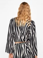 TOP CORTO CON NODO GISELA IN VISCOSA FANTASIA ZEBRATA - immagine 4