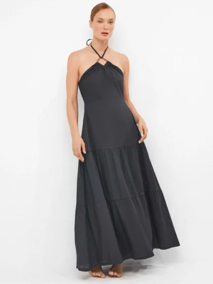 VESTITO DONNA GISELA DELLA COLLEZIONE ESTATE 2026. LUNGO IN 100% COTONE NERO CON BELLISSIMO DETTAGLIO AL COLLO