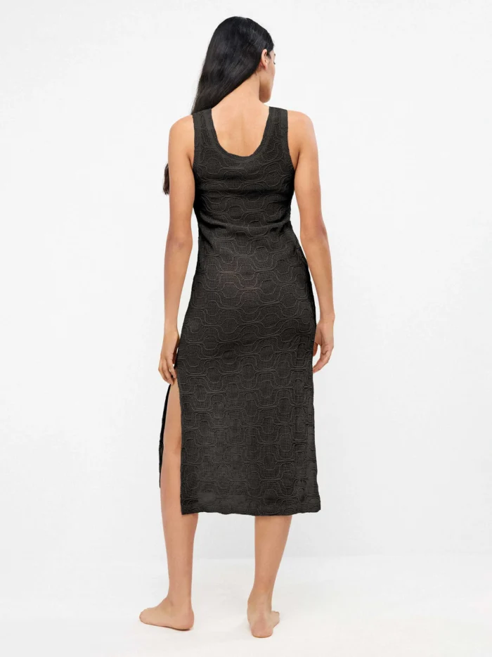 ABITO A CANOTTA GISELA LUNGO NERO TRAFORATO CON SPACCHI LATERALI - immagine 3