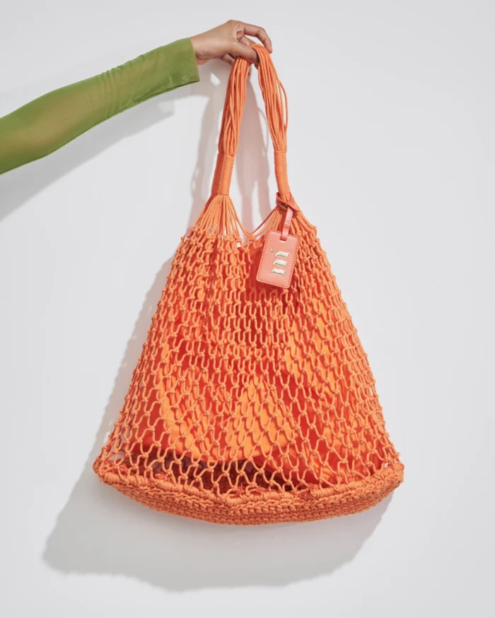 BORSA MARE MATINEE A RETE DELLA COLLEZIONE ESTATE 2026. CON FODERA INTERNA NEL COLORE ARANCIO