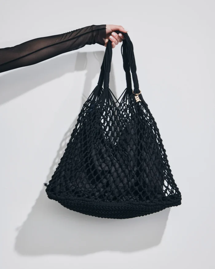 BORSA MARE MATINEE A RETE DELLA COLLEZIONE ESTATE 2026. CON FODERA INTERNA NEL COLORE NERO