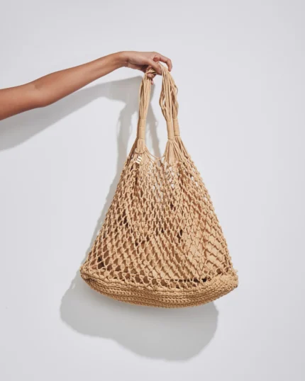 BORSA MARE MATINEE A RETE DELLA COLLEZIONE ESTATE 2026. CON FODERA INTERNA NEL COLORE BEIGE