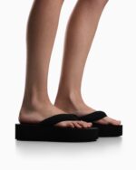 INFRADITO DONNA EMPORIO ARMANI CON ZEPPA IN GOMMA NEL COLORE NERO - immagine 7