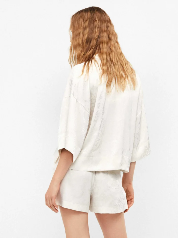 PIGIAMA DONNA GISELA TSHIRT APERTA E SHORT NEL COLOR PANNA CON LEGGERA FANTASIA SATINATA TONO SU TONO - immagine 2