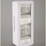 Meta title: Calzini Uomo Calvin Klein | Secrets Intimo Meta description: Scopri i calzini uomo Calvin Klein su Secrets Intimo. Modelli sportivi e classici, stile minimal e logo iconico. Acquista online. URL consigliato: /calzini-uomo-calvin-klein/ Parola chiave principale: calzini uomo Calvin Klein Parole chiave secondarie: calze uomo Calvin Klein, calzini firmati uomo, calzini sportivi uomo, calzini corti uomo.