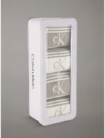 Meta title: Calzini Uomo Calvin Klein | Secrets Intimo Meta description: Scopri i calzini uomo Calvin Klein su Secrets Intimo. Modelli sportivi e classici, stile minimal e logo iconico. Acquista online. URL consigliato: /calzini-uomo-calvin-klein/ Parola chiave principale: calzini uomo Calvin Klein Parole chiave secondarie: calze uomo Calvin Klein, calzini firmati uomo, calzini sportivi uomo, calzini corti uomo.