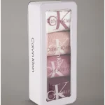 Calzini Donna Calvin Klein | Secrets Intimo Meta description: Scopri i calzini donna Calvin Klein su Secrets Intimo. Modelli sportivi e classici, design minimal e logo iconico. Acquista online. URL consigliato: /calzini-donna-calvin-klein/ Parola chiave principale: calzini donna Calvin Klein Parole chiave secondarie: calze donna Calvin Klein, calzini firmati donna, calzini sportivi donna, calzini corti donna.