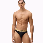 Meta title: Intimo Uomo Emporio Armani | Boxer e Slip – Secrets Intimo Meta description: Scopri l'intimo uomo Emporio Armani su Secrets Intimo. Boxer e slip firmati dal design moderno, comfort e stile iconico. Acquista online. URL consigliato: /intimo-uomo-emporio-armani/ Parola chiave principale: intimo uomo Emporio Armani Parole chiave secondarie: boxer uomo Emporio Armani, slip uomo Emporio Armani, intimo firmato uomo, boxer Armani uomo.