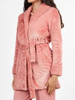 VESTAGLIA DONNA GISELA IN CORAL ROSA CON BOTTONI E CINTURA - immagine 4