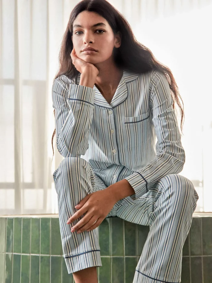 PIGIAMA DONNA GISELA APERTO CON PANTALONE LARGO A RIGHE AZZURRE IN COTONE ELASTICIZZATO - immagine 2