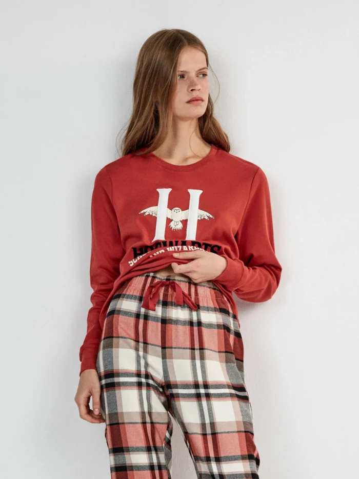 PIGIAMA DONNA GISELA HARRY POTTER MAGLIA IN COTONE COLOR COCCIO E PANTALONE IN FLANELLA A SCACCHI - immagine 2
