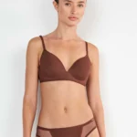 Meta title: Completini Intimi Donna Gisela | Secrets Intimo Meta description: Scopri i completini intimi donna Gisela su Secrets Intimo. Lingerie femminile, reggiseni e slip coordinati per ogni stile. Acquista online. URL consigliato: /completini-intimi-donna-gisela/ Parola chiave principale: completini intimi donna Gisela Parole chiave secondarie: completi intimo donna, lingerie Gisela, reggiseno e slip coordinati, intimo donna Gisela.